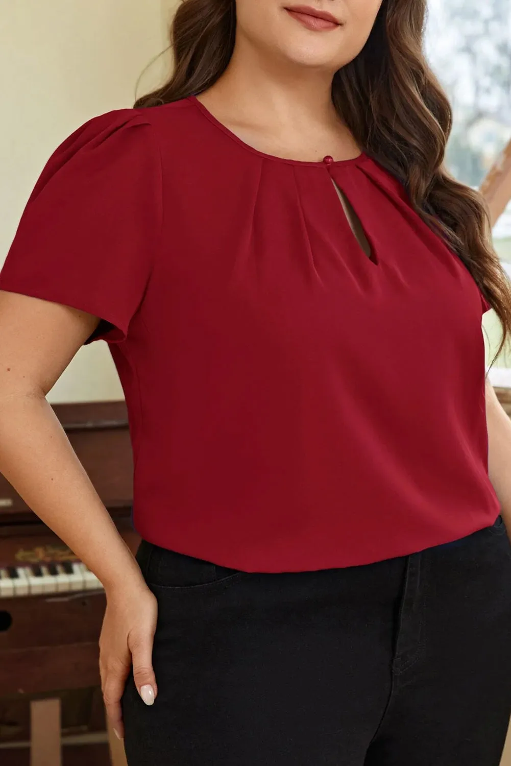 Black Keyhole Crew Neck Pleated Plus Size Top