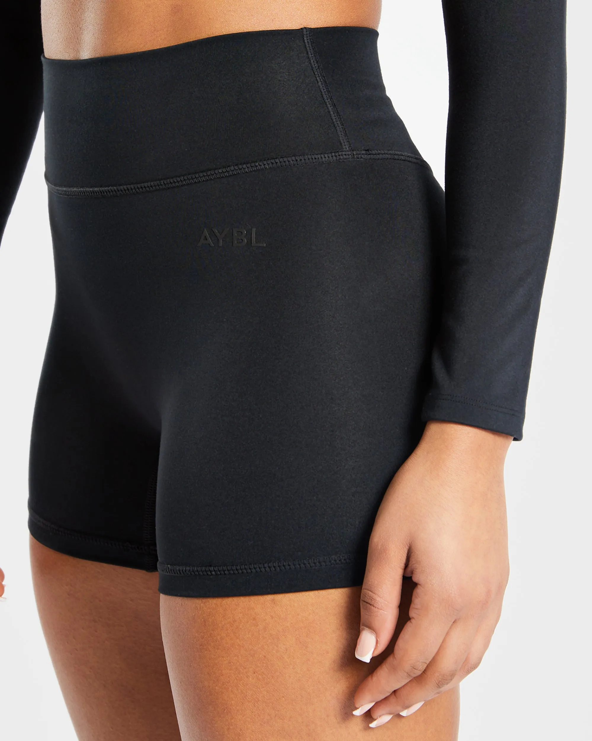 Staple Shorts - Black