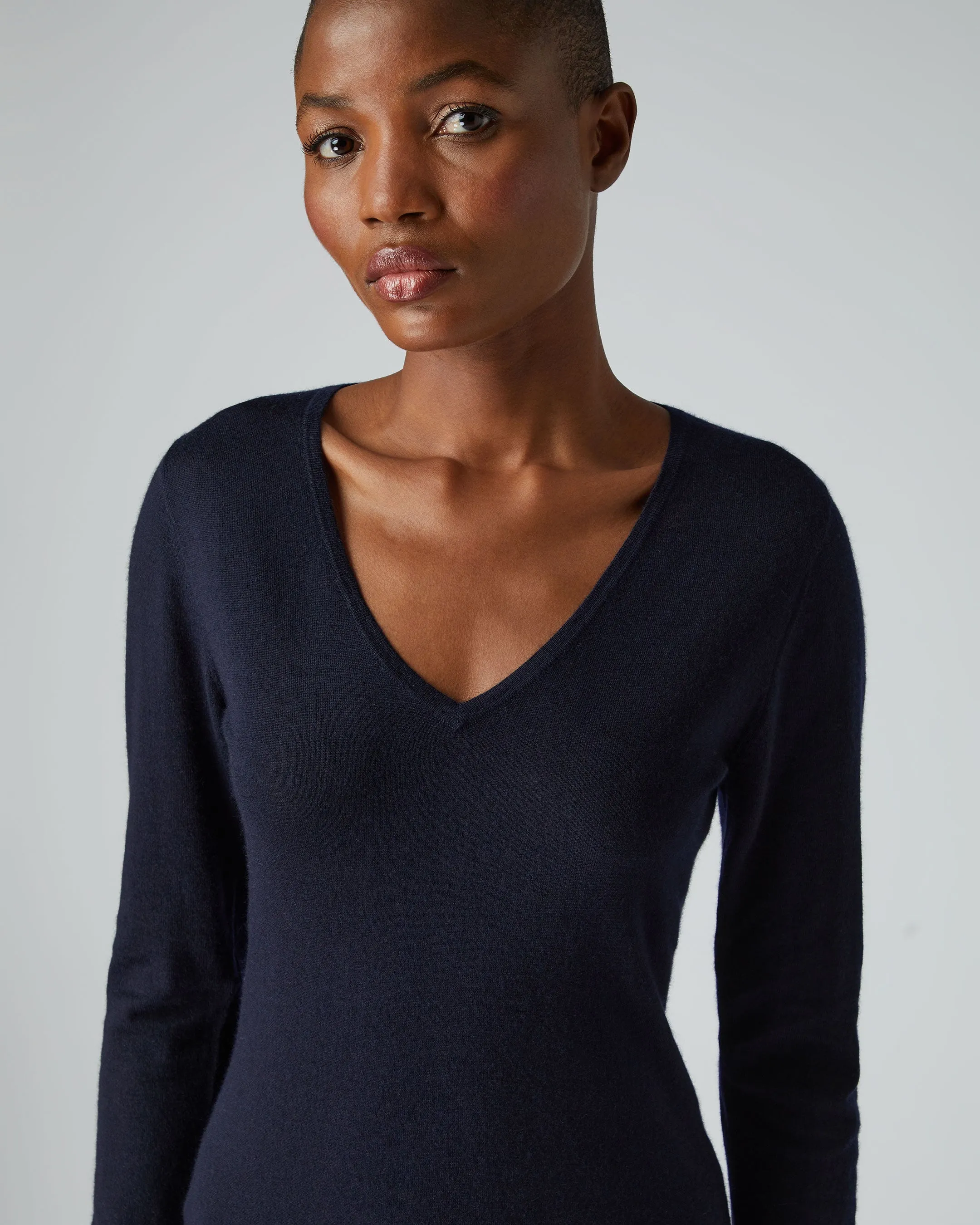 Women's Imogen Superfine Cashmere V Neck Jumper Navy Blue